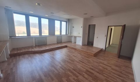 Kiadó Üzlethelység, Üzlethelység, Tulská, Zvolen, Szlovákia