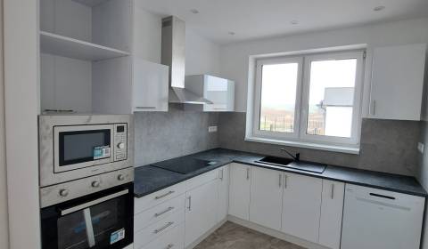 Eladó Családi ház, Családi ház, Veľký Lapáš, Nitra, Szlovákia