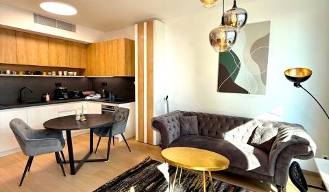 Kiadó 2 szobás lakás, 2 szobás lakás, Bottova, Bratislava - Staré Mest