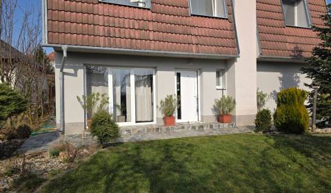 KIADÓ - Hangulatos lakás családi házban - Nitra, Zobor