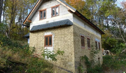 Eladó Családi ház, Családi ház, Nové Mesto nad Váhom, Szlovákia