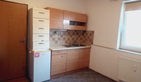 Eladó Garzonlakás, Garzonlakás, Novozamocka ul., Nitra, Szlovákia