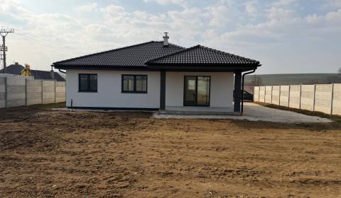 Eladó Családi ház, Családi ház, tichá, Topoľčany, Szlovákia