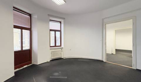 Kiadó Irodahelység, Irodahelység, Šafárikovo námestie, Bratislava - St