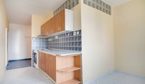 Eladó 2 szobás lakás, 2 szobás lakás, Nové Zámky, Szlovákia