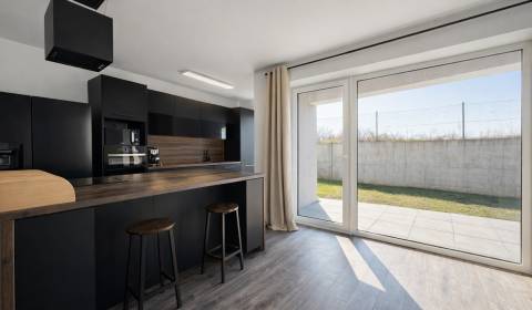 Kiadó 2 szobás lakás, 2 szobás lakás, Studená, Senec, Szlovákia