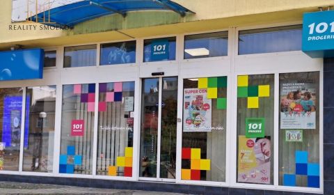 Kiadó Üzlethelység, Üzlethelység, Námestie Slobody, Humenné, Szlovákia