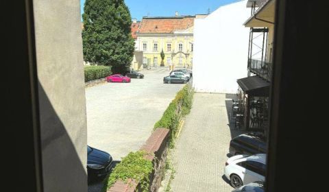 Kiadó Irodahelység, Irodahelység, Hlavná, Prešov, Szlovákia