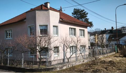 Eladó Családi ház, Családi ház, Banská Bystrica, Szlovákia