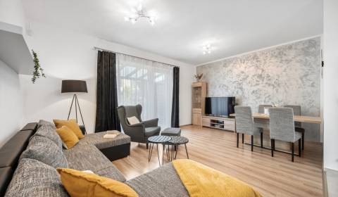 Eladó 4 szobás lakás, 4 szobás lakás, Narcisová, Senec, Szlovákia