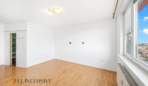 Eladó 3 szobás lakás, 3 szobás lakás, Revolučná štvrť, Galanta, Szlová