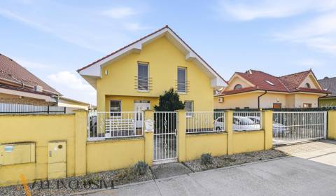 Eladó Családi ház, Családi ház, Dunajská Streda, Szlovákia