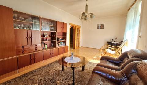 Eladó Családi ház, Családi ház, Žiar nad Hronom, Szlovákia