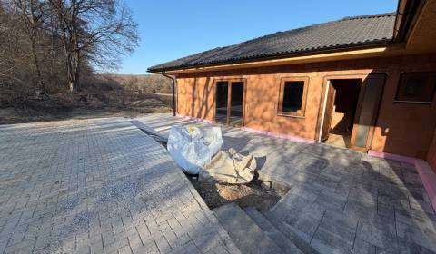 Eladó Családi ház, Családi ház, Zababica, Topoľčany, Szlovákia