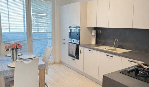 Eladó 3 szobás lakás, 3 szobás lakás, Pri Šajbách, Bratislava - Rača, 