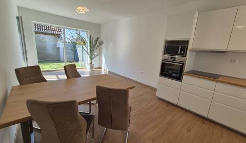 Eladó Családi ház, Családi ház, Mostová, Galanta, Szlovákia