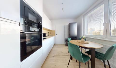 Eladó 3 szobás lakás, 3 szobás lakás, Tribečská, Topoľčany, Szlovákia