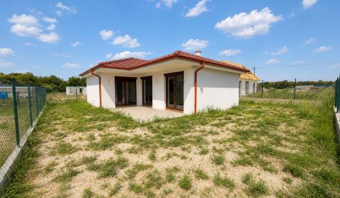 Eladó Családi ház, Családi ház, Senec, Szlovákia