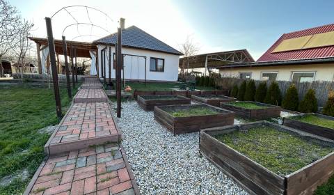 Eladó Családi ház, Családi ház, Komárno, Szlovákia