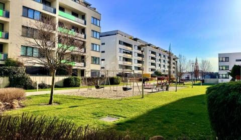 Eladó 2 szobás lakás, 2 szobás lakás, Novomestská, Trnava, Szlovákia
