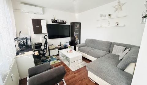Eladó 3 szobás lakás, 3 szobás lakás, Nábrežná, Nové Zámky, Szlovákia