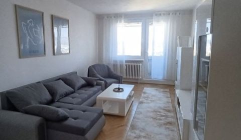 Eladó 3 szobás lakás, 3 szobás lakás, Vinohradská, Hlohovec, Szlovákia