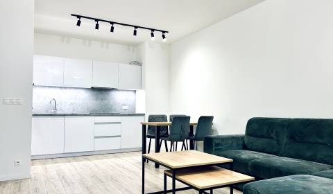 Kiadó 2 szobás lakás, 2 szobás lakás, Karpatská, Poprad, Szlovákia