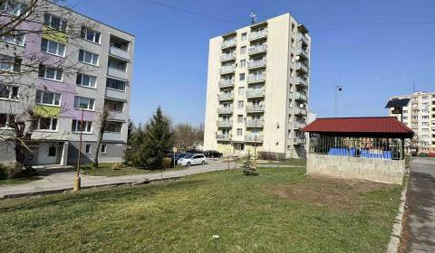 Eladó 3 szobás lakás, 3 szobás lakás, M R Štefánika, Levice, Szlovákia