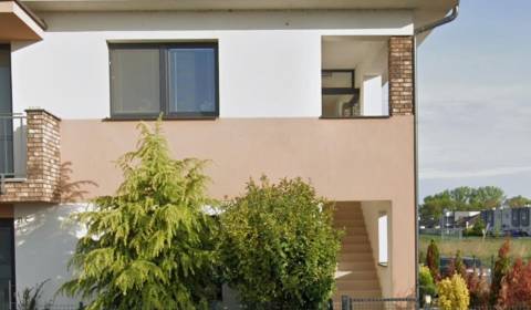 Eladó 3 szobás lakás, 3 szobás lakás, Senec, Szlovákia