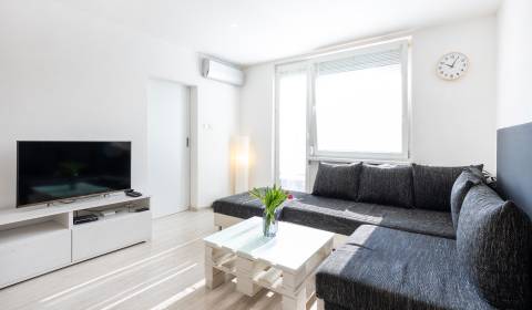 Eladó 3 szobás lakás, 3 szobás lakás, Schurmannova, Nitra, Szlovákia