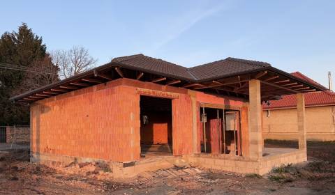 Eladó Családi ház, Családi ház, Nové Zámky, Szlovákia