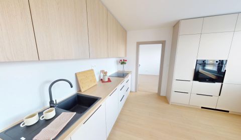 Eladó 3 szobás lakás, 3 szobás lakás, Azalková, Bratislava - Ružinov, 