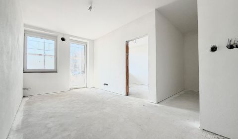 Eladó 3 szobás lakás, 3 szobás lakás, Trenčín, Szlovákia