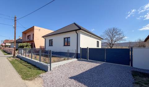 Eladó Családi ház, Családi ház, Oponice, Topoľčany, Szlovákia