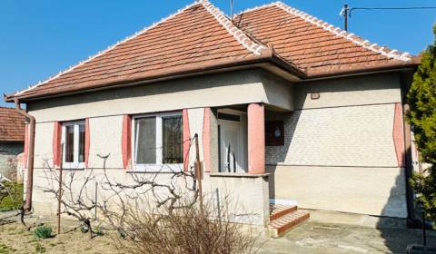 Eladó Családi ház, Családi ház, Topoľčany, Szlovákia