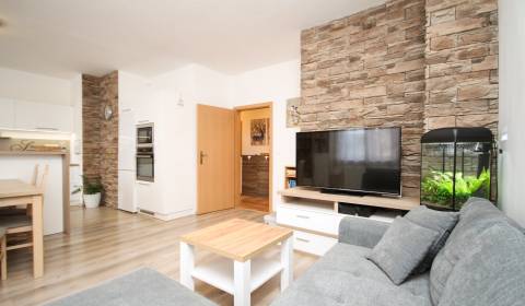 Eladó 3 szobás lakás, 3 szobás lakás, Trenčín, Szlovákia