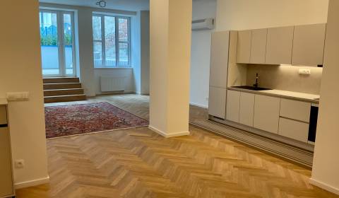 Kiadó 2 szobás lakás, 2 szobás lakás, Poštová, Bratislava - Staré Mest