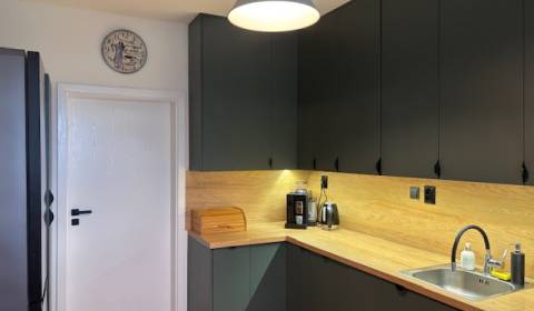 Eladó 2 szobás lakás, 2 szobás lakás, M. R. Štefánika, Senec, Szlováki