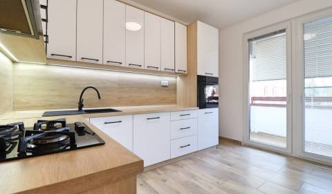 Kiadó 3 szobás lakás, 3 szobás lakás, Púchov, Szlovákia