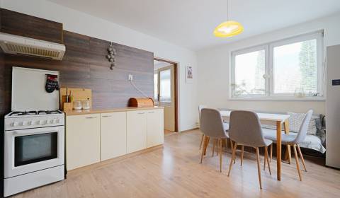 Eladó Családi ház, Családi ház, Považská Bystrica, Szlovákia