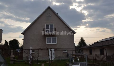 Eladó Családi ház, Családi ház, Na Papiereň, Prievidza, Szlovákia