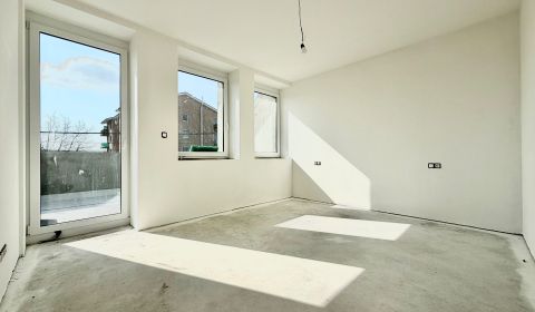 Eladó 2 szobás lakás, 2 szobás lakás, Trenčín, Szlovákia