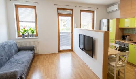 Kiadó 2 szobás lakás, 2 szobás lakás, M.R.Šterfánika, Senec, Szlovákia