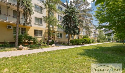 Eladó 3 szobás lakás, 3 szobás lakás, Kostlivého, Bratislava - Ružinov