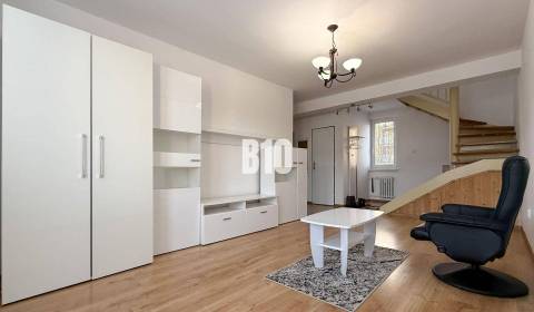 Eladó 3 szobás lakás, 3 szobás lakás, Halalovka, Trenčín, Szlovákia