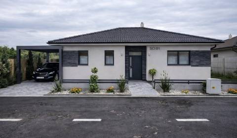 Eladó Családi ház, Családi ház, Topoľčany, Szlovákia