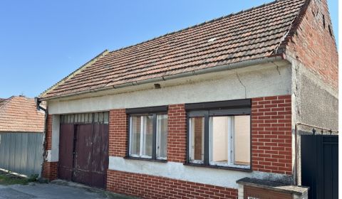 Eladó Családi ház, Családi ház, Dolné Orešany, Trnava, Szlovákia