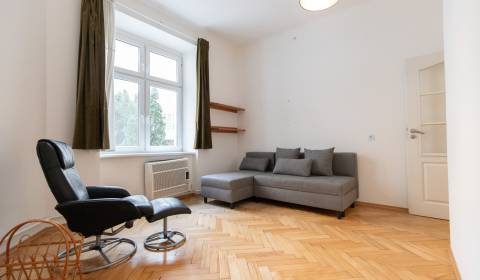 Kiadó 4 szobás lakás, 4 szobás lakás, Medená, Bratislava - Staré Mesto