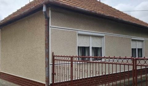 Eladó Családi ház, Családi ház, Hlavná, Nové Zámky, Szlovákia