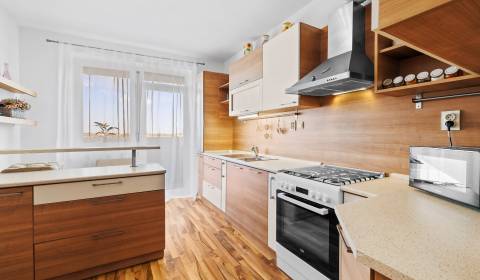 Eladó 2 szobás lakás, 2 szobás lakás, ul. M. R. Štefánika, Senec, Szlo